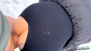 [Germany] Lisa_Sophie – Beim Rodeln hart reingerutscht – Outdoorfick bei -8 Grad (2026) – Real Life Sex – Full Video