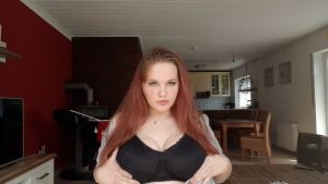 [Amateur] BasicMadleen – Das erste Mal meine Titen gezeigt (2025) – Self-Shot Video – No Sign Up