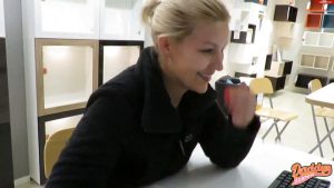 [Amateur] DaddysLuder – Heimliche Orgasmusfolter im Mo?belland (2026) – Real Life Sex – Mobile Friendly