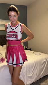 [Solo] Lady In The Streets  – Cheerleader Outfit Try-on Haul! (2026) – Mobile Friendly